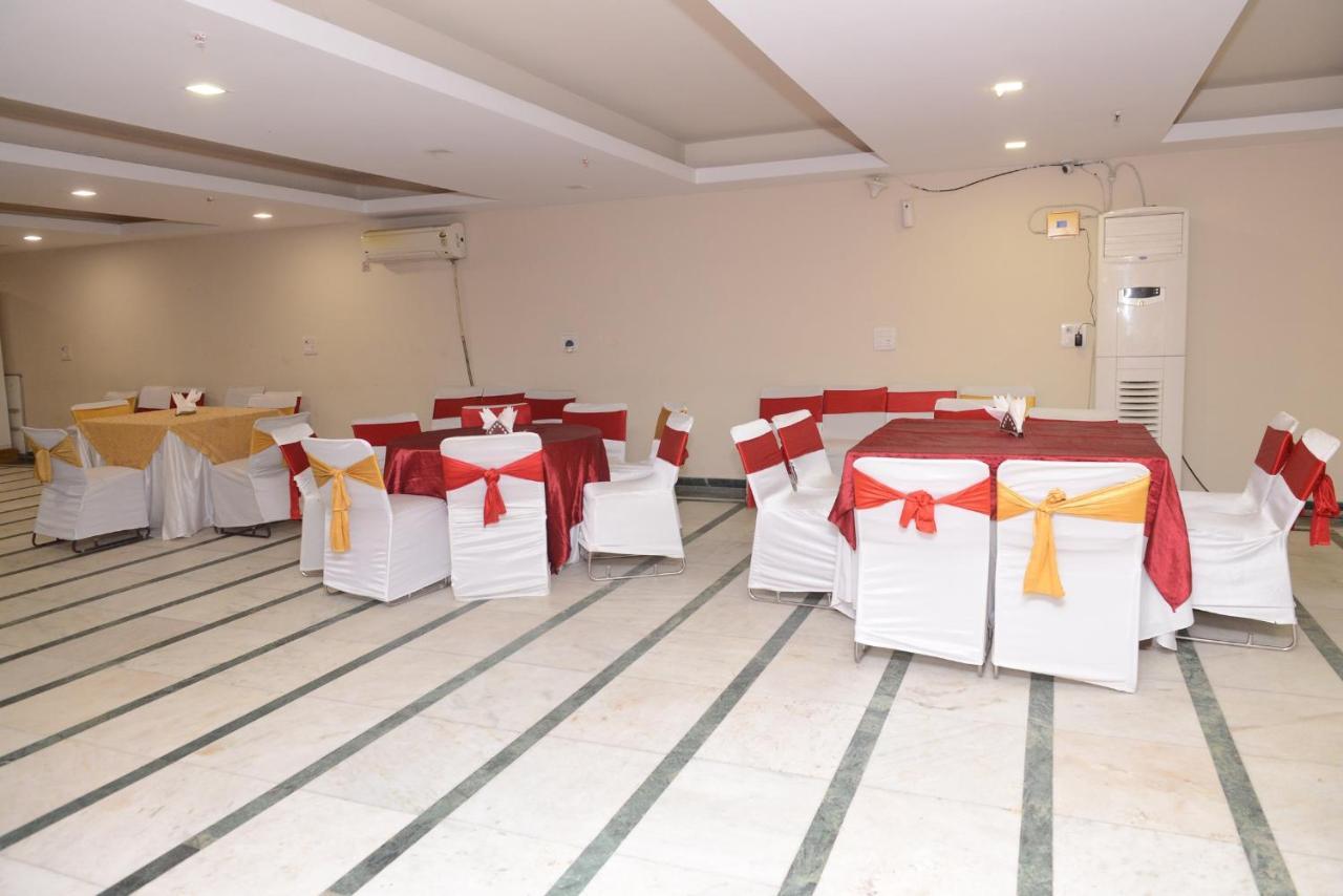 Hotel Balsons Continental Neu-Delhi Exterior foto